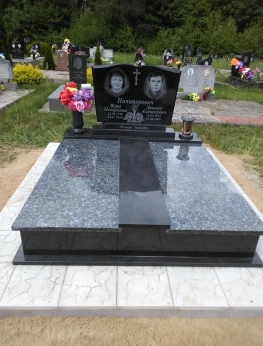 Памятник двойной 123